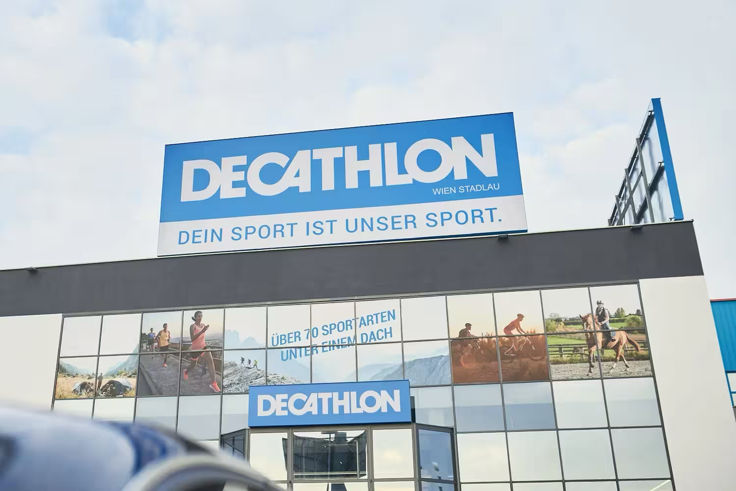 DECATHLON eröffnet Standort im Gewerbepark Stadlau – vermittelt von OSWALD Immobilien
